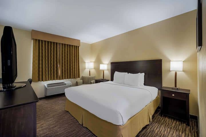 Room 13 of 25