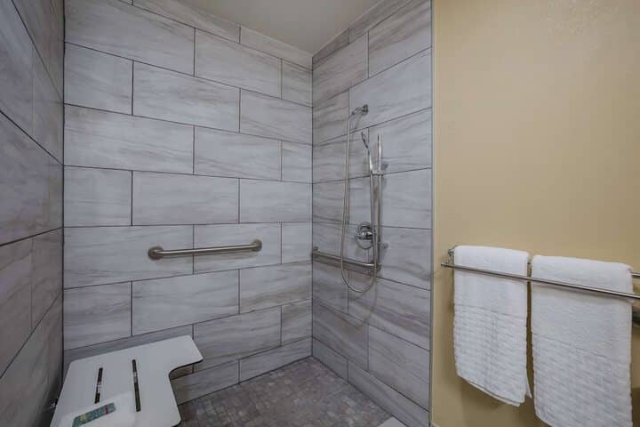 Room 15 of 25