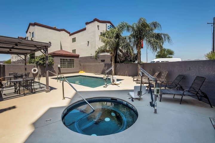 Pool 20 of 25